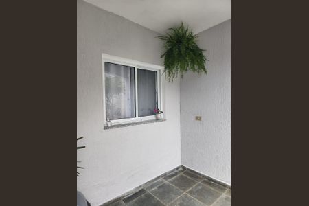 Casa à venda com 175m², 3 quartos e 5 vagas Casa à venda com 175m², 3 quartos e 5 vagasVaranda