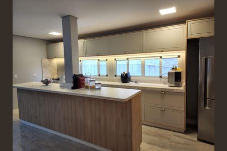 Casa à venda com 175m², 3 quartos e 5 vagas Casa à venda com 175m², 3 quartos e 5 vagasCozinha