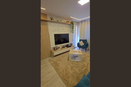 Casa à venda com 175m², 3 quartos e 5 vagas Casa à venda com 175m², 3 quartos e 5 vagasSala