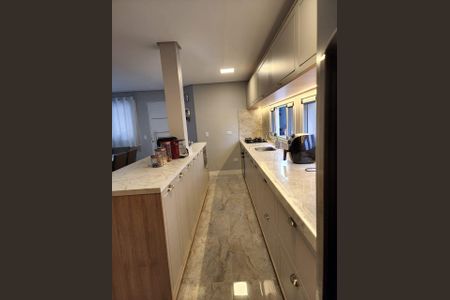 Casa à venda com 175m², 3 quartos e 5 vagas Casa à venda com 175m², 3 quartos e 5 vagasCozinha