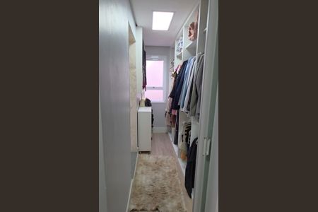 Casa à venda com 175m², 3 quartos e 5 vagas Casa à venda com 175m², 3 quartos e 5 vagasCloset