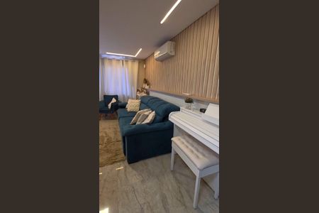 Sala de casa à venda com 3 quartos, 175m² em Batistini, São Bernardo do Campo