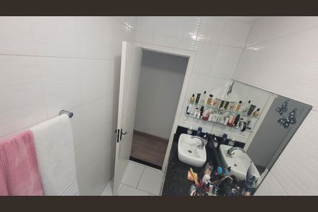 Casa à venda com 125m², 3 quartos e 4 vagas Casa à venda com 125m², 3 quartos e 4 vagasBanheiro 2