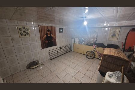 Casa à venda com 125m², 3 quartos e 4 vagas Casa à venda com 125m², 3 quartos e 4 vagasPorão