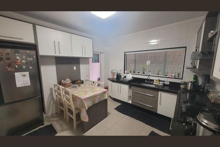Casa à venda com 125m², 3 quartos e 4 vagas Casa à venda com 125m², 3 quartos e 4 vagasCozinha