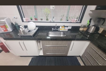 Casa à venda com 125m², 3 quartos e 4 vagas Casa à venda com 125m², 3 quartos e 4 vagasCozinha - Armários
