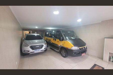 Casa à venda com 125m², 3 quartos e 4 vagas Casa à venda com 125m², 3 quartos e 4 vagasGaragem