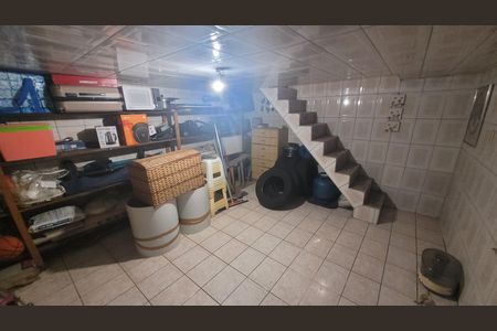 Casa à venda com 125m², 3 quartos e 4 vagas Casa à venda com 125m², 3 quartos e 4 vagasPorão