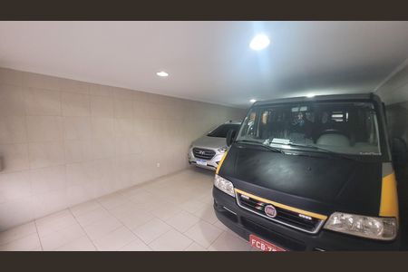 Garagem de casa à venda com 3 quartos, 125m² em Jardim Tango, São Paulo
