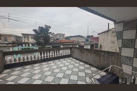 Casa à venda com 125m², 3 quartos e 4 vagas Casa à venda com 125m², 3 quartos e 4 vagasTerraço