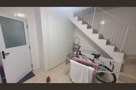 Casa à venda com 125m², 3 quartos e 4 vagas Casa à venda com 125m², 3 quartos e 4 vagasÁrea de Serviço