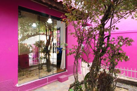 Casa à venda com 208m², 2 quartos e 5 vagasVaranda