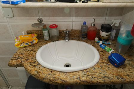 Casa à venda com 208m², 2 quartos e 5 vagasBanheiro 2 - Suíte 2