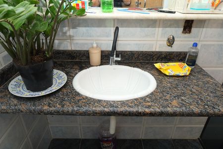 Casa à venda com 208m², 2 quartos e 5 vagasBanheiro 1 - Suíte 1