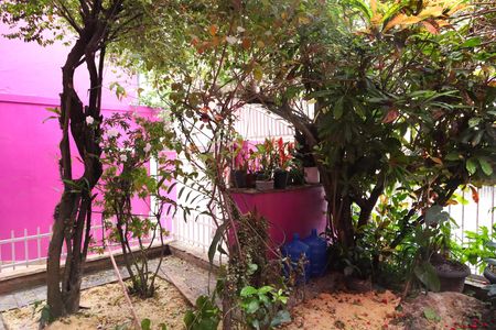 Casa à venda com 208m², 2 quartos e 5 vagasVaranda