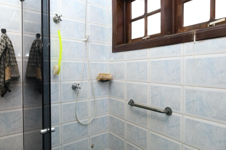 Casa à venda com 208m², 2 quartos e 5 vagasBanheiro 2 - Suíte 2