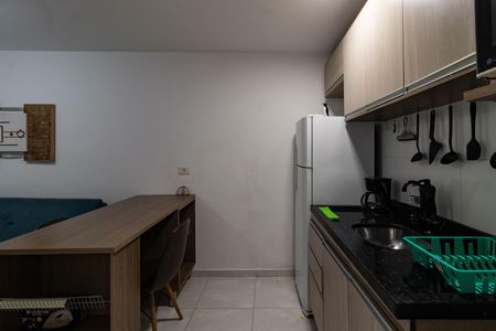 Cozinha de apartamento para alugar com 1 quarto, 31m² em Barra Funda, São Paulo