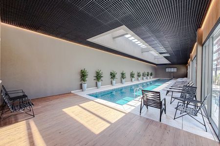Apartamento à venda com 175m², 3 quartos e 2 vagas Apartamento à venda com 175m², 3 quartos e 2 vagasÁrea comum - Piscina