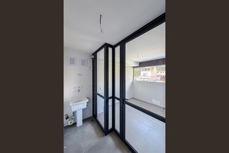 Apartamento à venda com 175m², 3 quartos e 2 vagas Apartamento à venda com 175m², 3 quartos e 2 vagasÁrea de Serviço