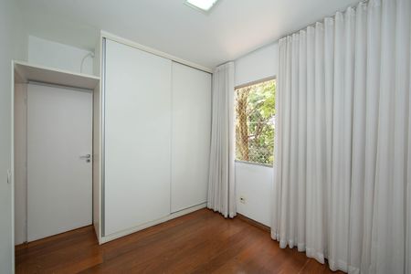 Apartamento à venda com 100m², 3 quartos e 2 vagas Apartamento à venda com 100m², 3 quartos e 2 vagasQUARTO3
