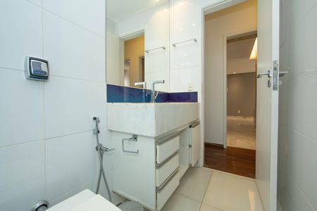 Apartamento à venda com 100m², 3 quartos e 2 vagas Apartamento à venda com 100m², 3 quartos e 2 vagasBANHEIRO1
