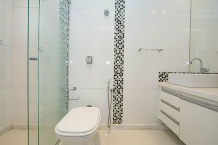 Apartamento à venda com 100m², 3 quartos e 2 vagas Apartamento à venda com 100m², 3 quartos e 2 vagasBANHEIRO2