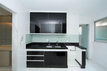 Apartamento à venda com 100m², 3 quartos e 2 vagas Apartamento à venda com 100m², 3 quartos e 2 vagasCOZINHA