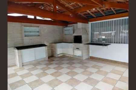 Casa à venda com 3 quartos, 220m² em Jardim Lallo, São Paulo
