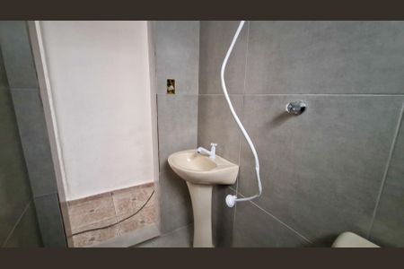 Casa para alugar com 60m², 1 quarto e sem vaga Casa para alugar com 60m², 1 quarto e sem vagaBanheiro