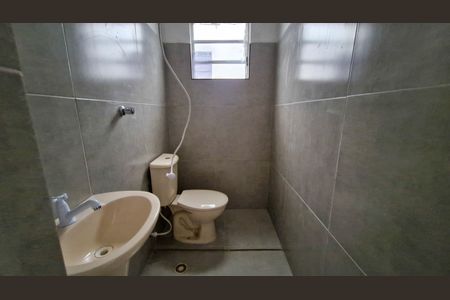 Banheiro de casa para alugar com 1 quarto, 60m² em Vila Imperio, São Paulo