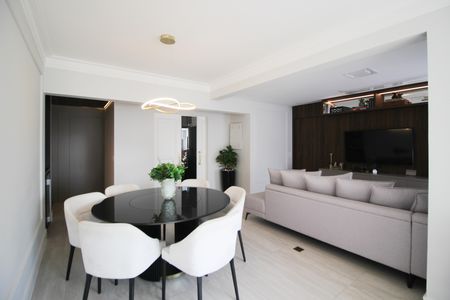 Apartamento à venda com 108m², 2 quartos e 2 vagas Apartamento à venda com 108m², 2 quartos e 2 vagasSala