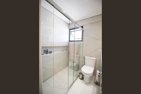 Apartamento à venda com 108m², 2 quartos e 2 vagas Apartamento à venda com 108m², 2 quartos e 2 vagasBanheiro da Suíte 1