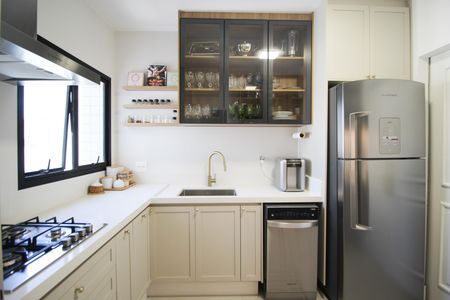 Apartamento à venda com 108m², 2 quartos e 2 vagas Apartamento à venda com 108m², 2 quartos e 2 vagasCozinha