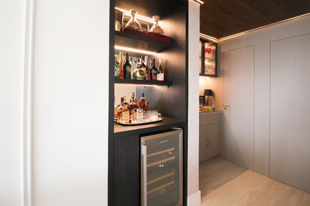 Apartamento à venda com 108m², 2 quartos e 2 vagas Apartamento à venda com 108m², 2 quartos e 2 vagasSala