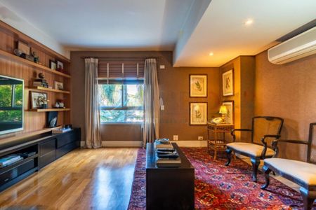 Apartamento à venda com 4 quartos, 330m² em Pacaembu, São Paulo