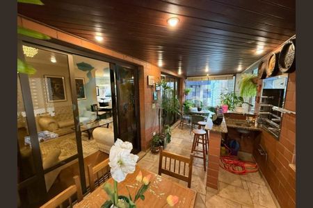 Apartamento à venda com 207m², 4 quartos e 3 vagas