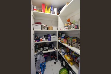 Apartamento à venda com 136m², 3 quartos e 3 vagas Apartamento à venda com 136m², 3 quartos e 3 vagasDespensa