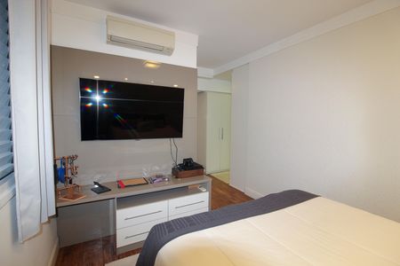 Apartamento à venda com 136m², 3 quartos e 3 vagas Apartamento à venda com 136m², 3 quartos e 3 vagasQuarto 1