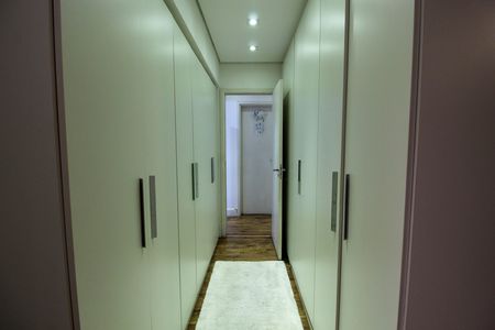 Apartamento à venda com 136m², 3 quartos e 3 vagas Apartamento à venda com 136m², 3 quartos e 3 vagasQuarto 1 - Armários