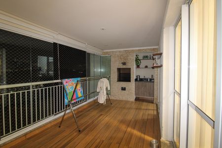 Apartamento à venda com 136m², 3 quartos e 3 vagas Apartamento à venda com 136m², 3 quartos e 3 vagasVaranda
