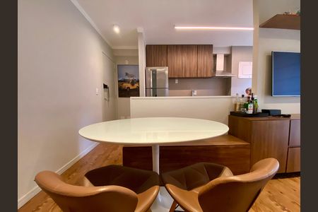 Apartamento à venda com 58m², 2 quartos e 1 vaga Apartamento à venda com 58m², 2 quartos e 1 vagaSala de Jantar