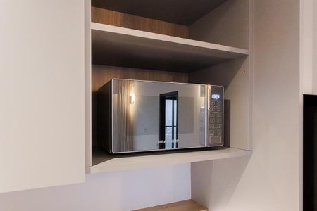 Cozinha de apartamento para alugar com 1 quarto, 55m² em Pinheiros, São Paulo