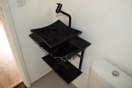 Lavabo de apartamento para alugar com 2 quartos, 48m² em Chácara Ondas Verdes, Cotia