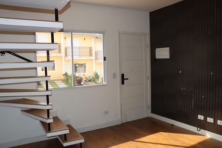 Sala de apartamento para alugar com 2 quartos, 48m² em Chácara Ondas Verdes, Cotia