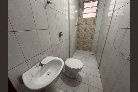 Casa para alugar com 75m², 2 quartos e sem vaga Casa para alugar com 75m², 2 quartos e sem vagaBanheiro