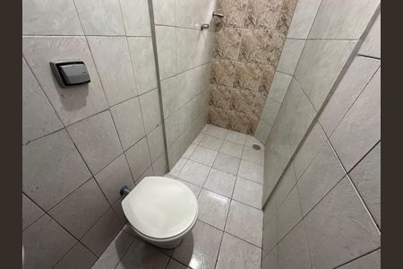 Banheiro de casa para alugar com 2 quartos, 75m² em Vila Santa Lucia, São Paulo