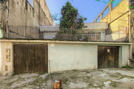 Casa à venda com 231m², 3 quartos e 3 vagasFachada