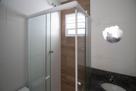 Banheiro de apartamento para alugar com 1 quarto, 35m² em Vila Constança, São Paulo