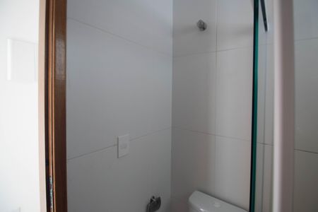Banheiro de apartamento para alugar com 1 quarto, 35m² em Vila Constança, São Paulo