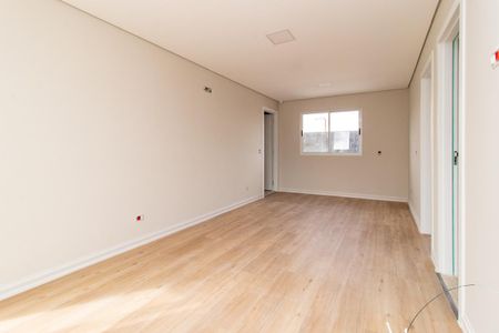 Casa de condomínio à venda com 110m², 3 quartos e 2 vagas Casa de condomínio à venda com 110m², 3 quartos e 2 vagasSala de TV